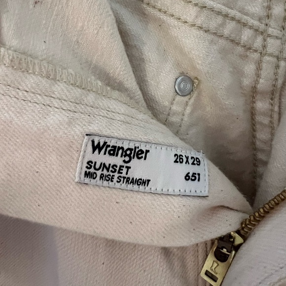 Wrangler women’s mid rise straight jeans - Picture 4 of 5